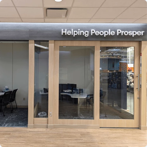 banking amenities in Clear Lake Blvd H-E-B